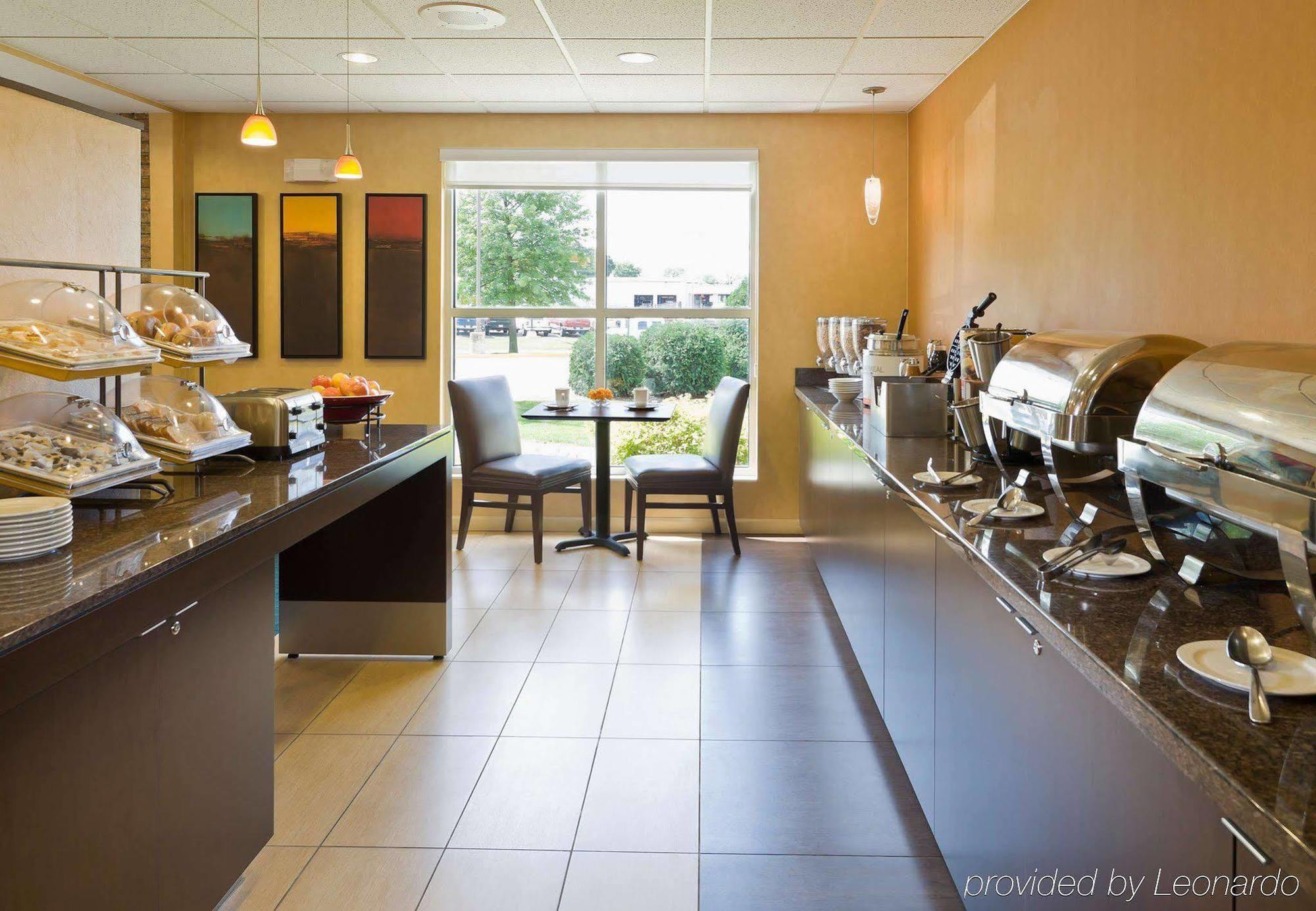 Residence Inn By Marriott Cedar Rapids Restoran gambar